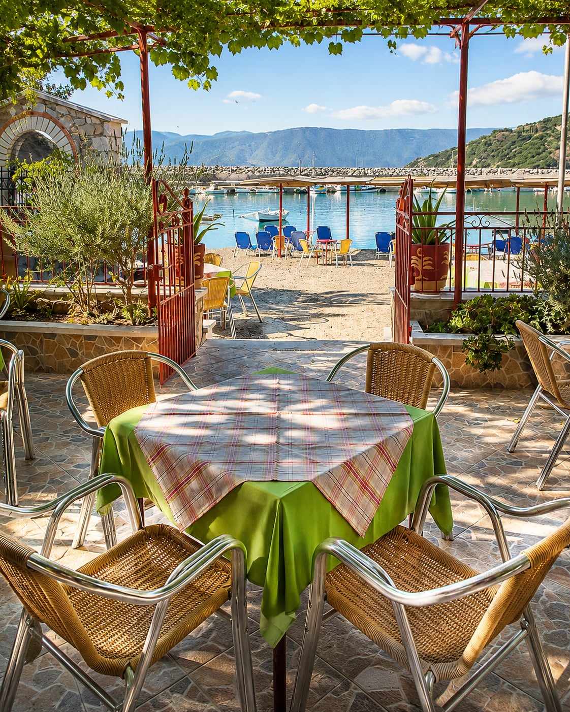 LOCAL FOOD & TAVERNS